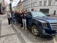 Limousinenfahrt in einem Hummer mit Striptease